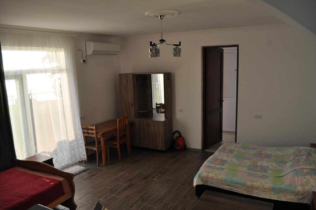 Akhmed Guest House Kvariati Exterior photo